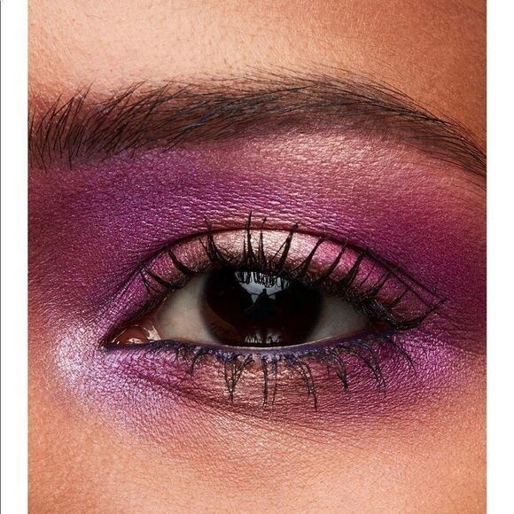 MAC Raver Girls Eyeshadow & Highlighter Palette - Picture 3 of 6